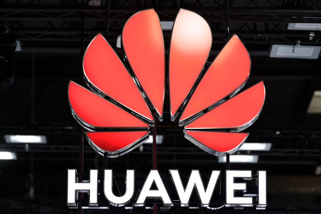 Huawei informa una disminución en las ventas pero un aumento de las ganancias mientras que la directora financiera es liberada del...